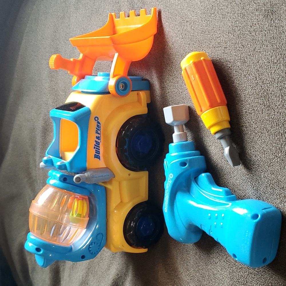 Build and Play take apart construction Truck